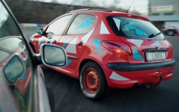 Driftování bokem na závodním polygonu v Ostravě