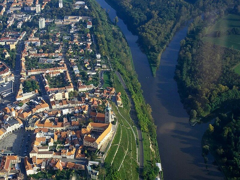 Vyhlídkový let nad Prahou Západ