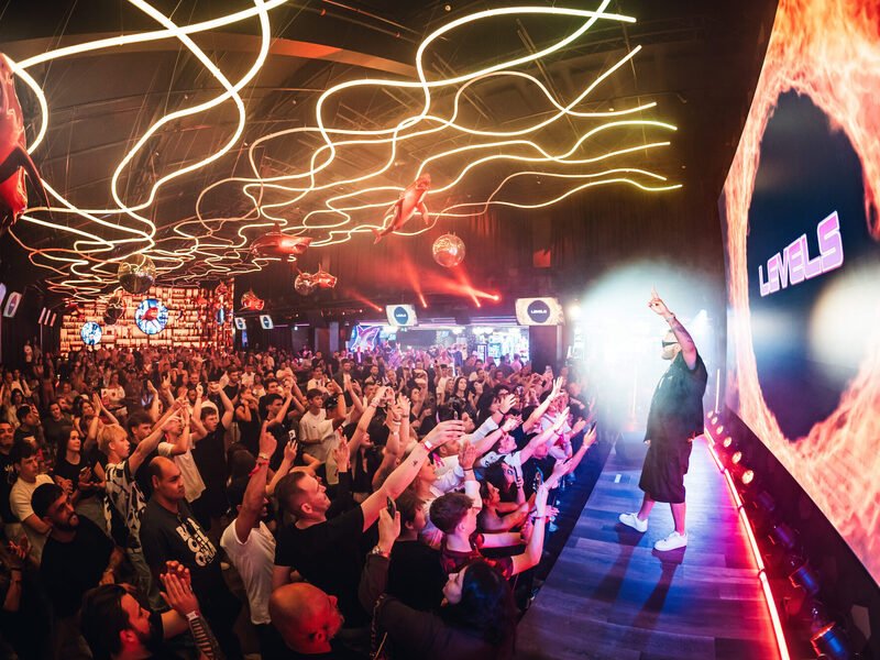 Neomezené arkádové hry v LEVELS Prague až na 180 minut