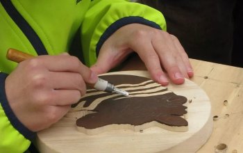 Vyřežte si vlastní misku a odneste si domů originál ze dřeva