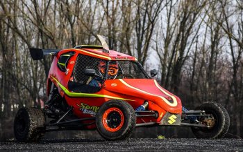 Adrenalinová jízda v buggy na závodním okruhu