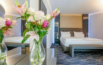 Noc v Tančícím domě s tříchodovou večeří pro 2