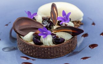 Noc v Tančícím domě s tříchodovou večeří pro 2