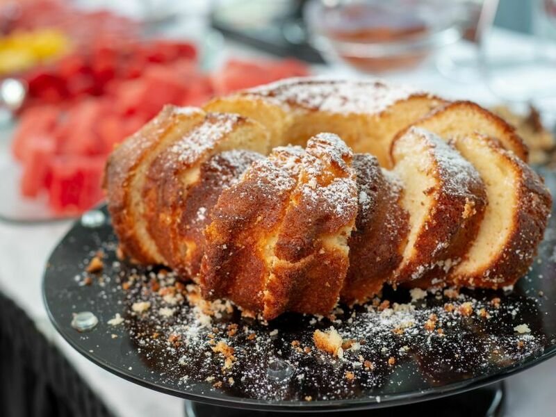 Noc v Tančícím domě s tříchodovou večeří pro 2