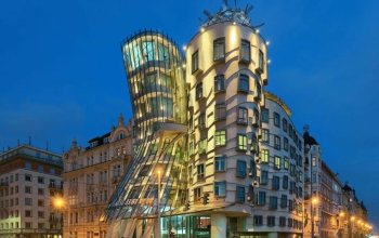 Noc v Tančícím domě s tříchodovou večeří pro 2