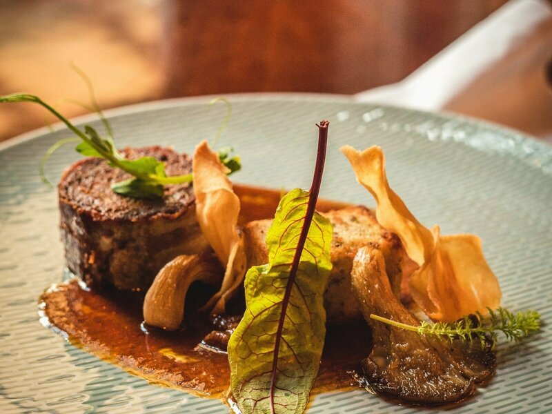 Noc na zámku Chateau St. Havel + 6chodové menu pro 2, Praha