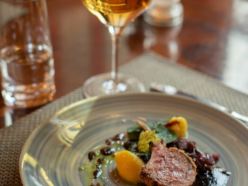 Noc na zámku Chateau St. Havel + 6chodové menu pro 2, Praha