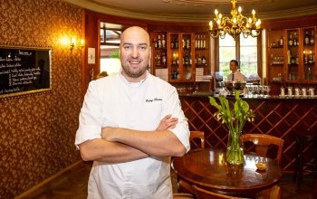 Noc na zámku Chateau St. Havel + 6chodové menu pro 2, Praha