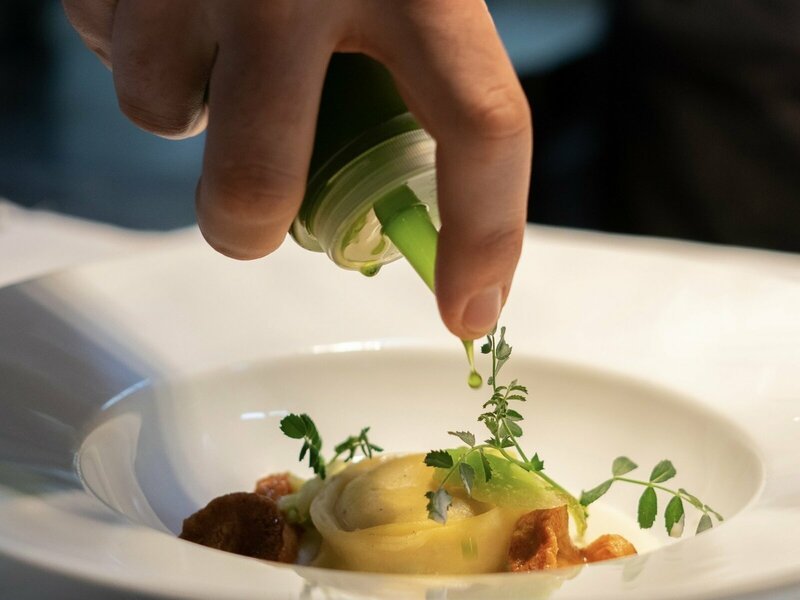 Noc na zámku Chateau St. Havel + 6chodové menu pro 2, Praha