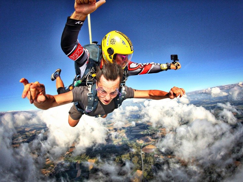 Tandemový seskok padákem