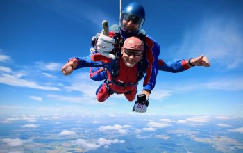 Tandemový seskok padákem