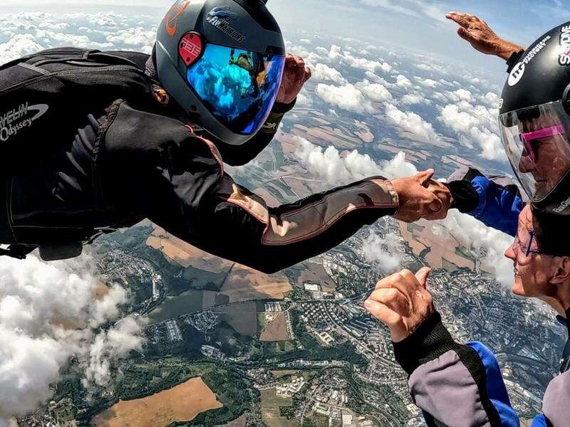 Tandemový seskok padákem