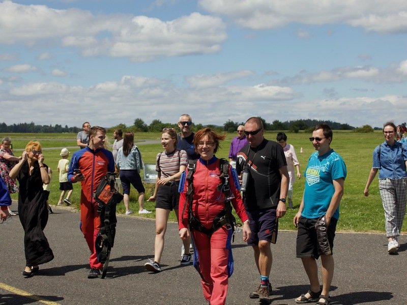 Tandemový seskok padákem
