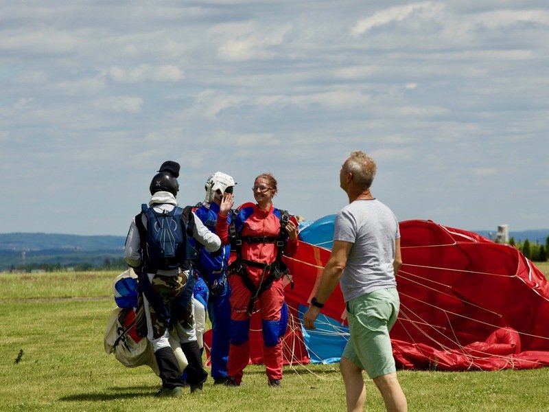 Tandemový seskok padákem