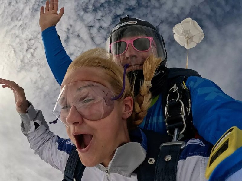 Tandemový seskok padákem