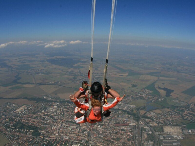Tandemový seskok z 6 kilometrů