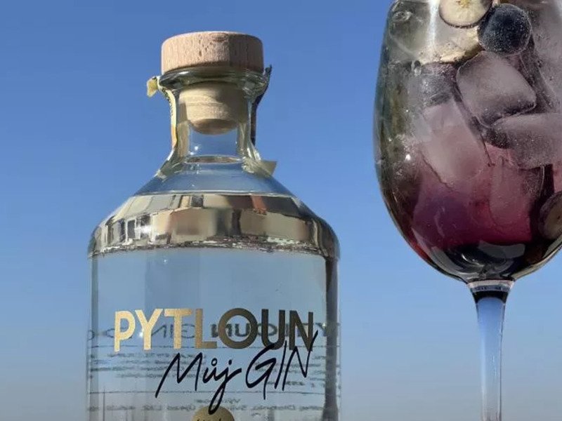 Romantické aperitivo s koktejlem v restauraci Zlatý Kohout