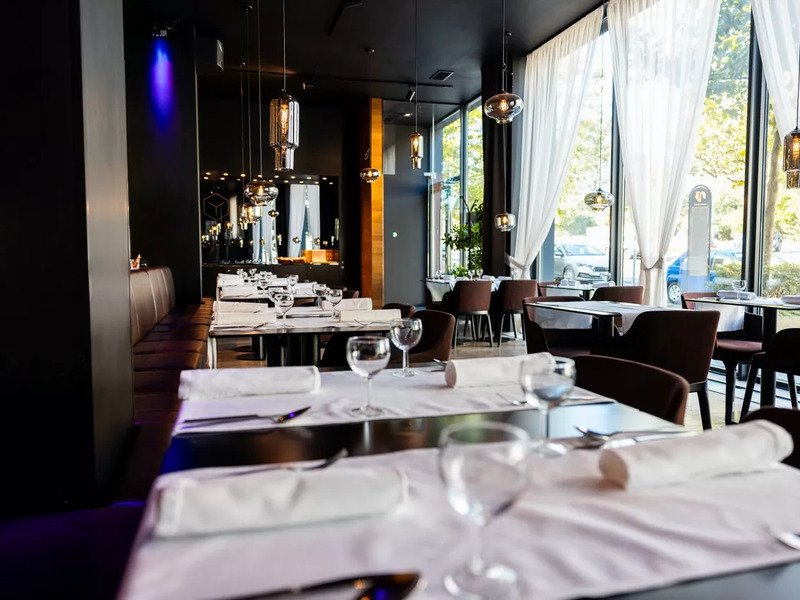 Romantické aperitivo s koktejlem v restauraci Zlatý Kohout