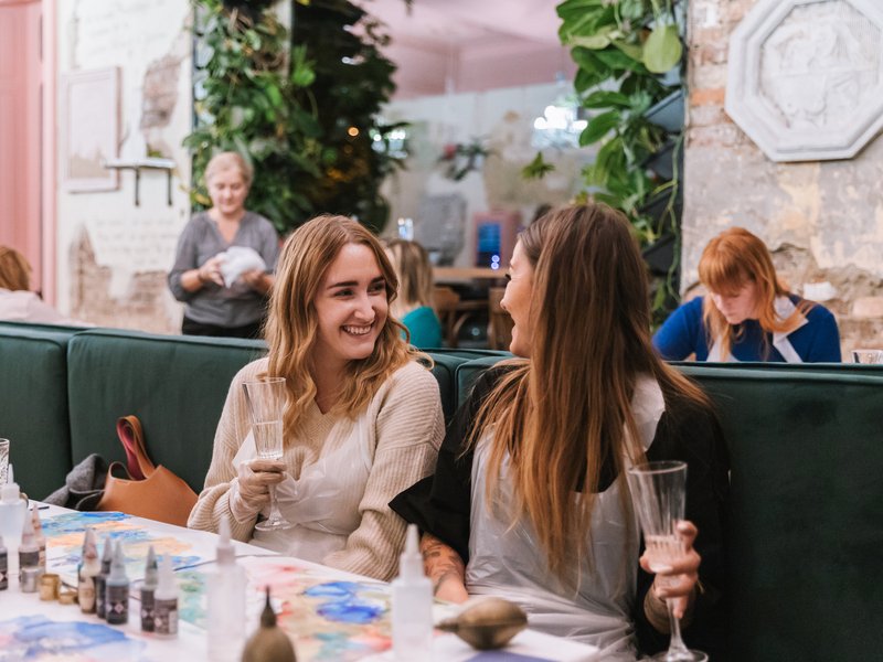 Zážitkové abstraktní malování lihovými inkousty