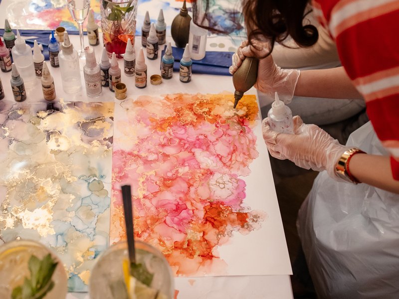 Zážitkové abstraktní malování lihovými inkousty