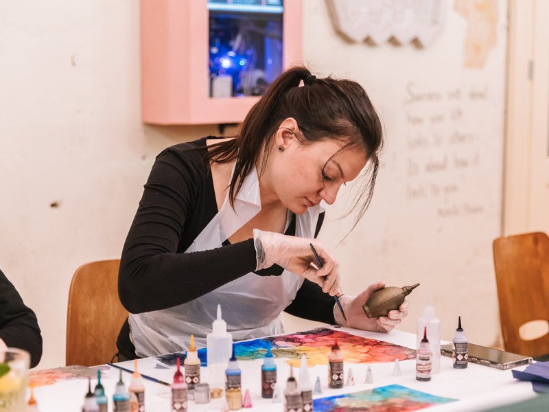 Zážitkové abstraktní malování lihovými inkousty