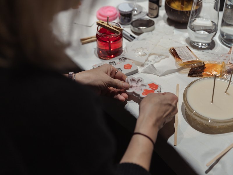 Kreativní kurz: Výroba přírodních svíček + gravírování skla