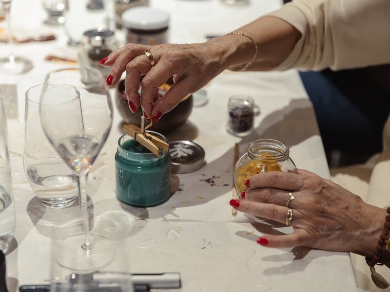 Kreativní kurz: Výroba přírodních svíček + gravírování skla