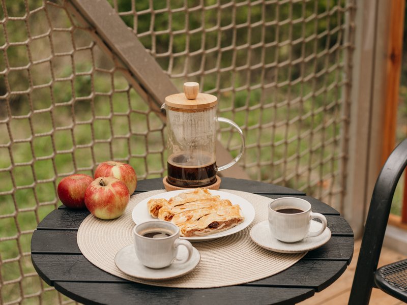 Klidný glamping pro dva mezi jabloněmi