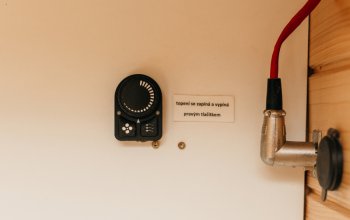 Klidný glamping pro dva mezi jabloněmi