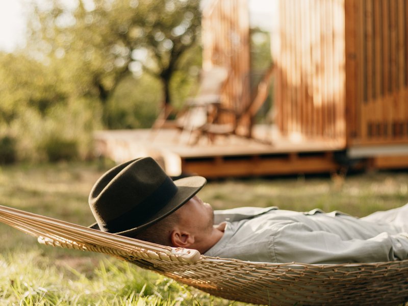 Klidný glamping pro dva mezi jabloněmi