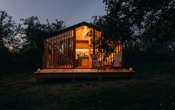 Klidný glamping pro dva mezi jabloněmi