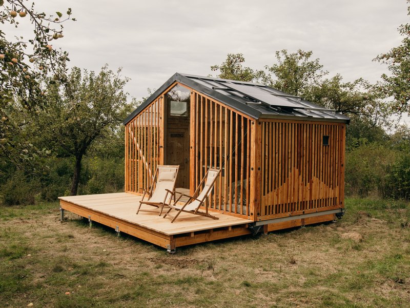 Klidný glamping pro dva mezi jabloněmi