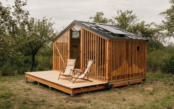 Klidný glamping pro dva mezi jabloněmi