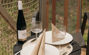 Klidný glamping pro dva mezi jabloněmi