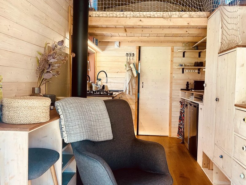 Tiny house mezi stromy v Jizerských horách