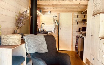 Tiny house mezi stromy v Jizerských horách