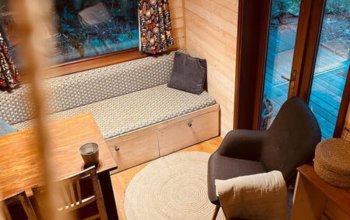 Tiny house mezi stromy v Jizerských horách