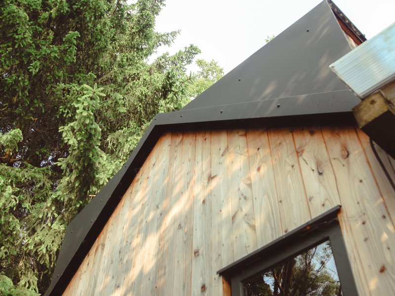 Tiny house mezi stromy v Jizerských horách