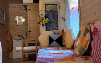 Apiterapie: Včelí terapie v sauně, masáž a relaxace na úlech