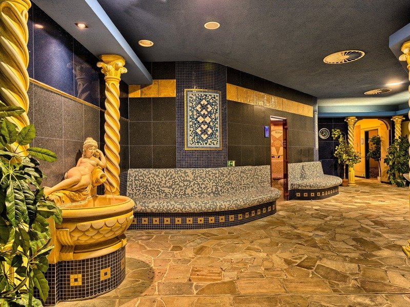 Wellness pobyt pro dva s nekonečnou zábavou: Babylon Liberec