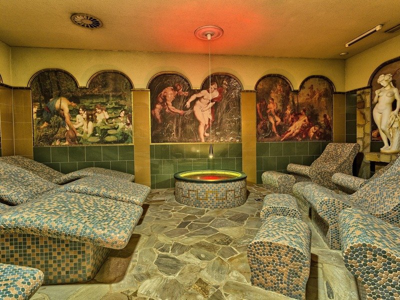 Wellness pobyt pro dva s nekonečnou zábavou: Babylon Liberec