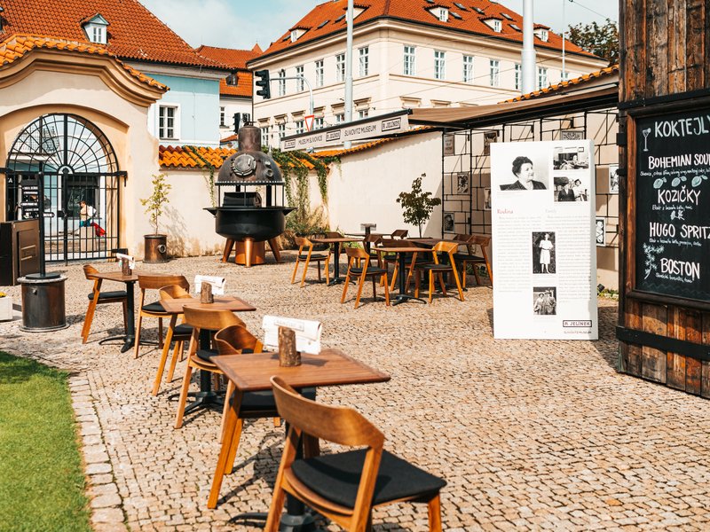 Jedinečné ubytování na Malé Straně s degustačním zážitkem