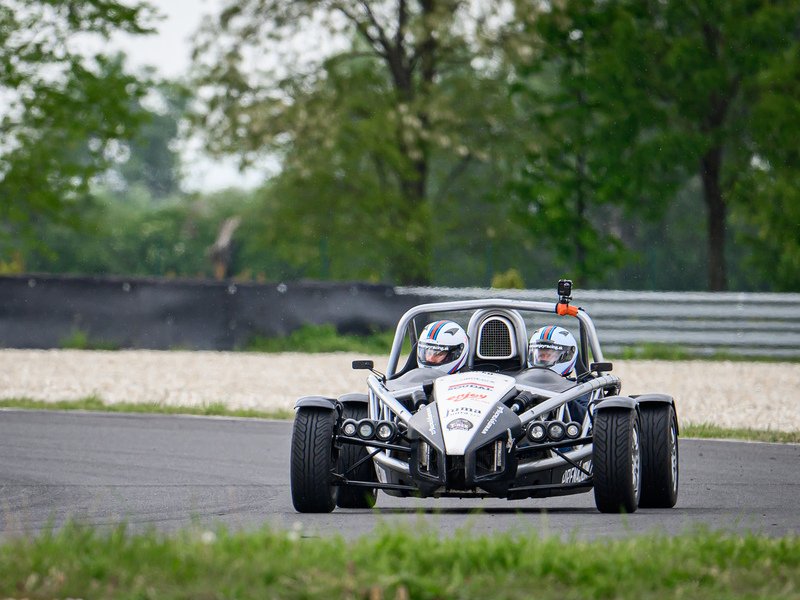 Jízda na okruhu v Ariel Atom