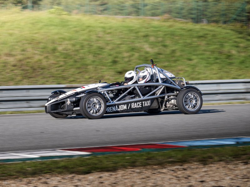 Jízda na okruhu v Ariel Atom