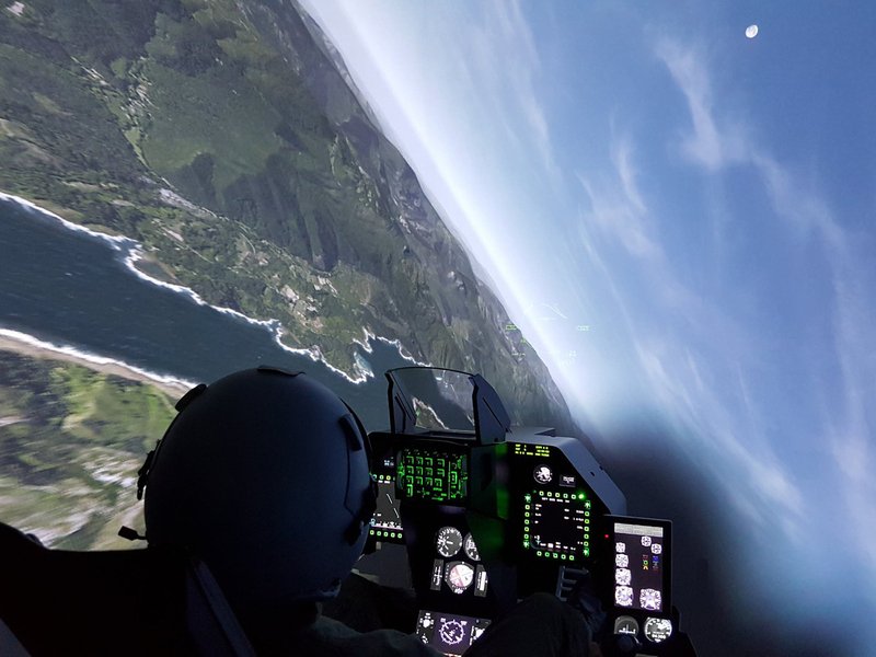 Letecký simulátor stíhačky F16
