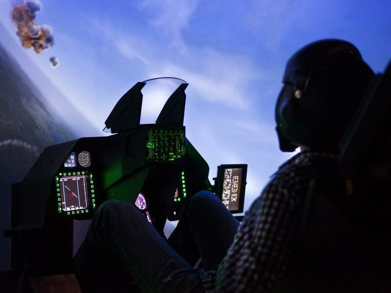 Letecký simulátor stíhačky F16