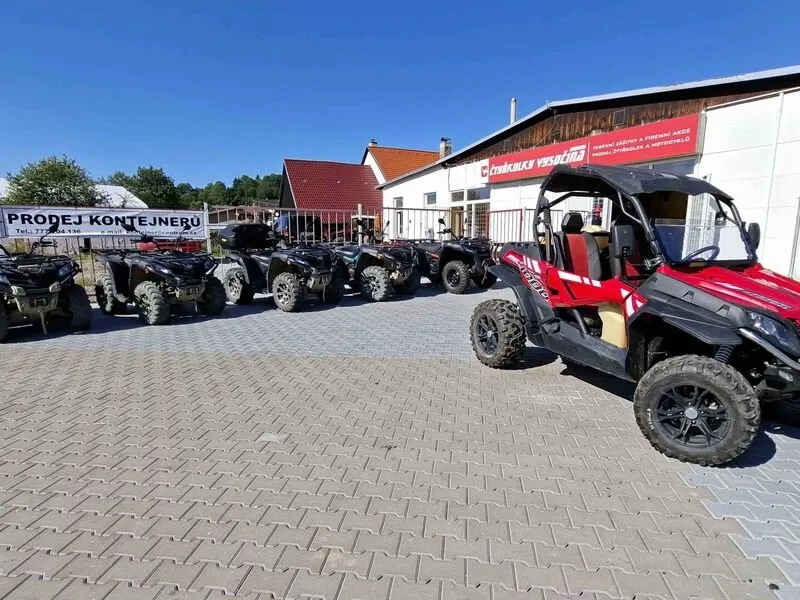 Extrémní jízda na čtyřkolce