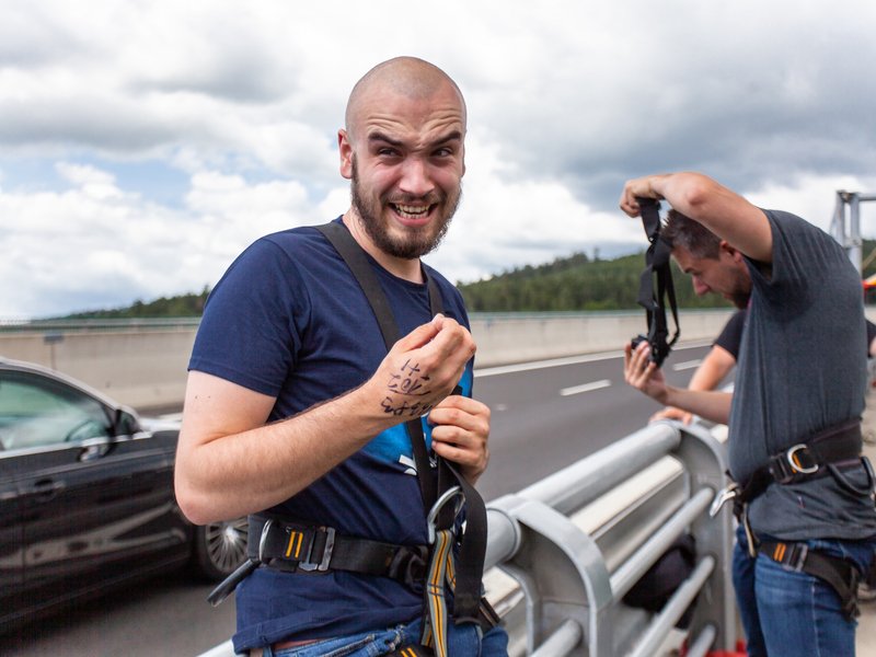 Bungee jumping z nejvyššího mostu ČR