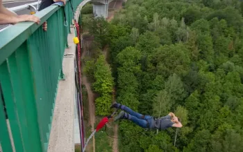 Bungee jumping z nejvyššího mostu ČR