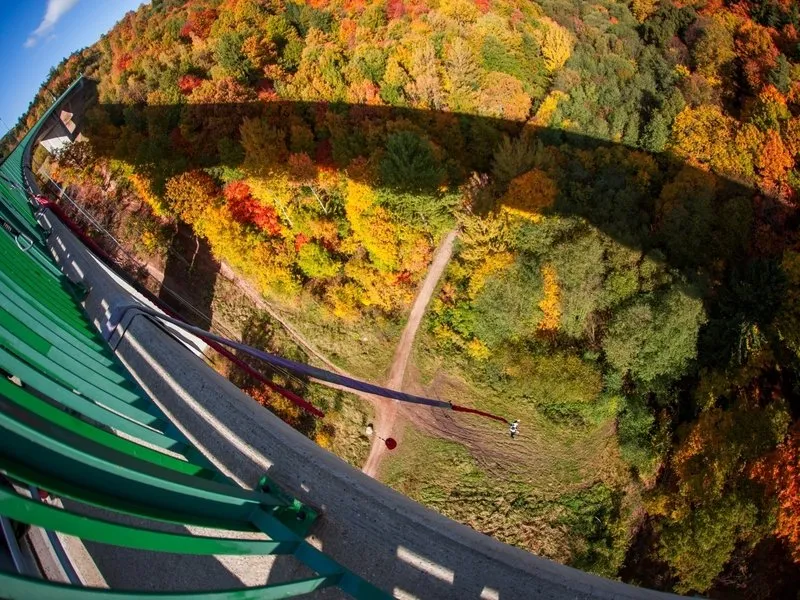 Bungee jumping z nejvyššího mostu ČR